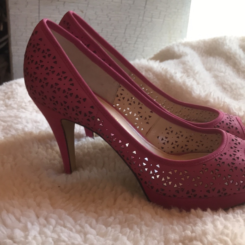 Enzo Angiolini size 7.5 pink cut out peep toe heels - Picture 5 of 6